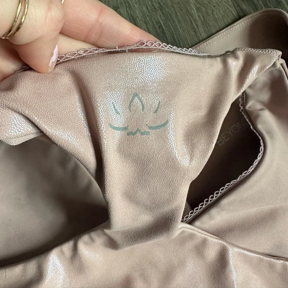 Beyond Yoga Dusty Rose High-Waist Leggings & Sports Bra Set